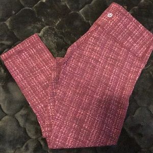 Lululemon crops size 4